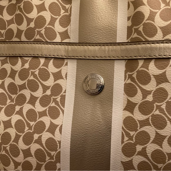 GUC Coach Champagne Gold Signature Stripe Zip-Top Tote - Picture 7 of 13